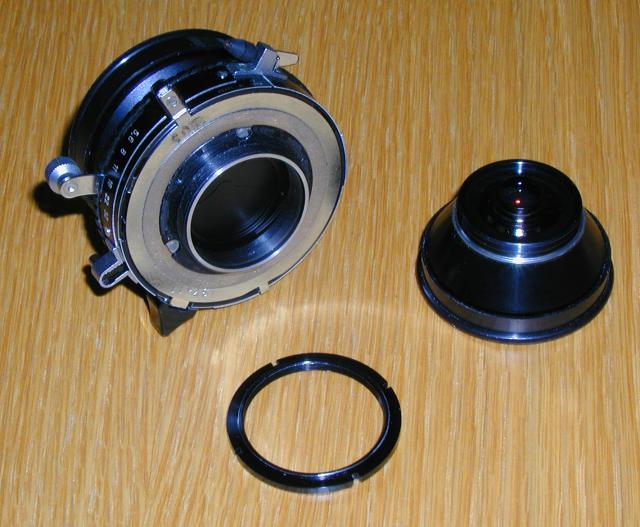 Lens retainer ring