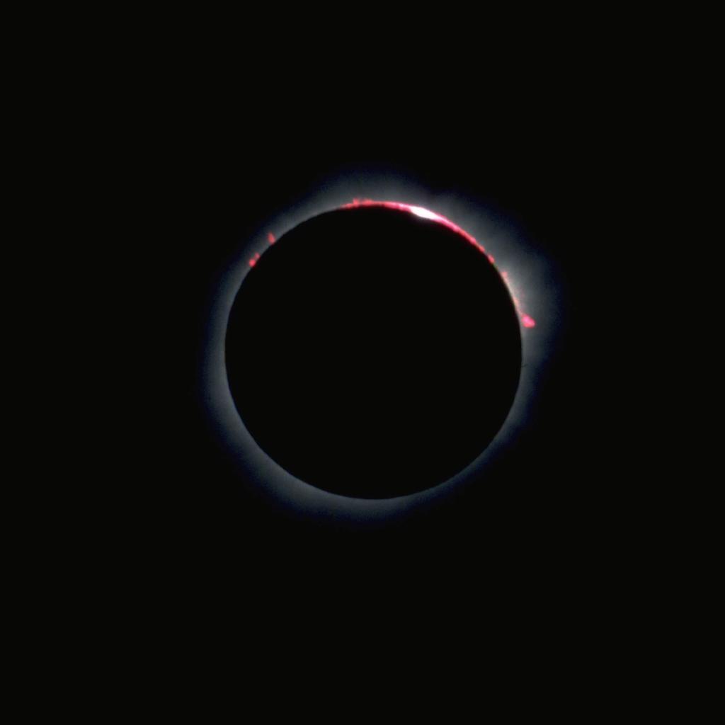 Large eclipse image: Slide 1